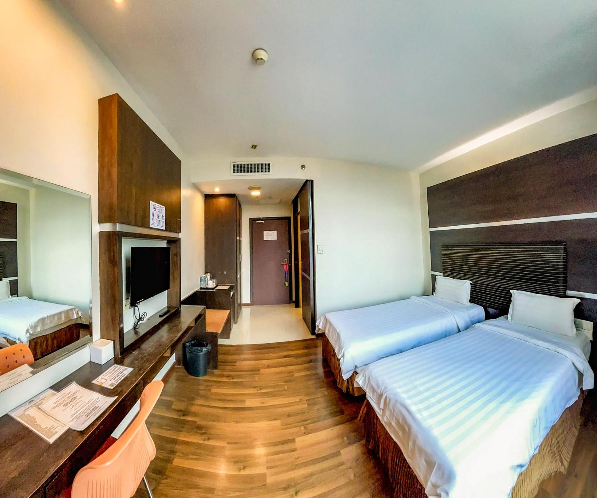 Courtyard Hotel 1Borneo Kota Kinabalu Bagian luar foto